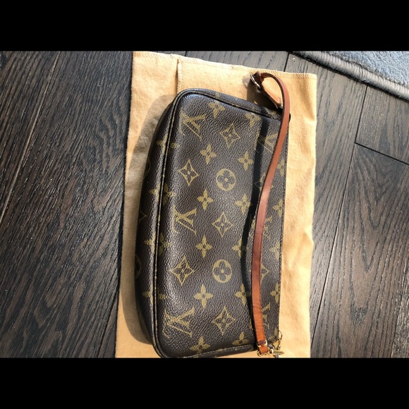 Authentic Louis Vuitton Monogram pochette - Picture 13 of 13